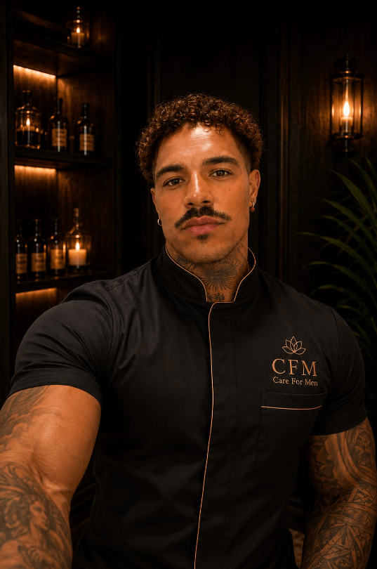 Depilador em uniforme branco premium